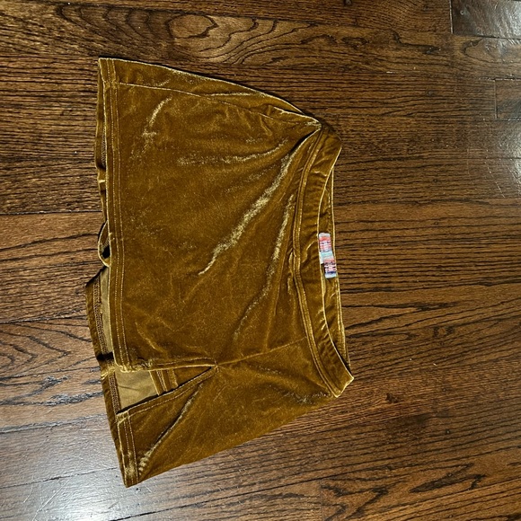 Urban outfitters velvet skirt - Picture 2 of 3